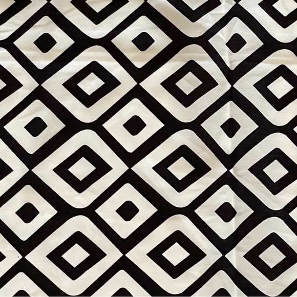 Black and White Geometric Diamond Print Poly Print Fabric - Picture 1 of 3